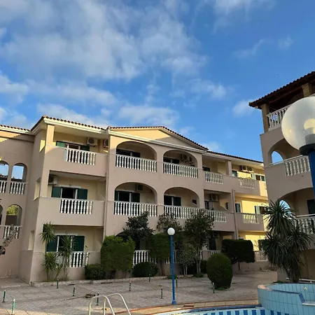 Sandy Maria 704 Apartment