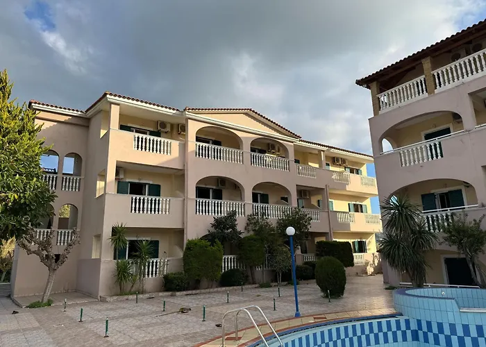 Sandy Maria 704 * 扎金索斯镇