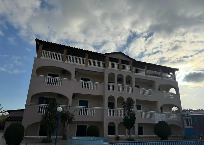 Sandy Maria 704 * 扎金索斯镇